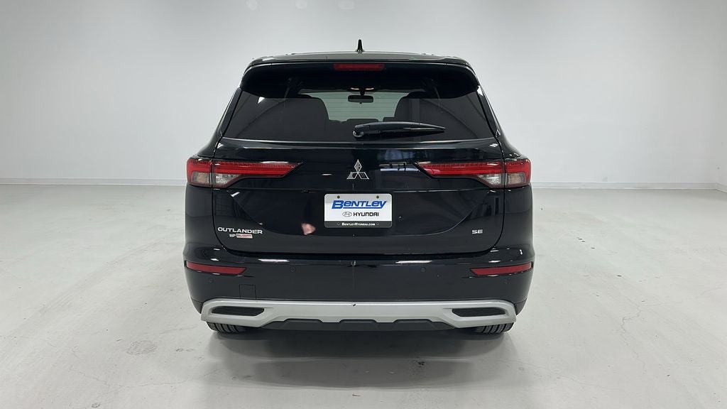 2022 Mitsubishi Outlander SE