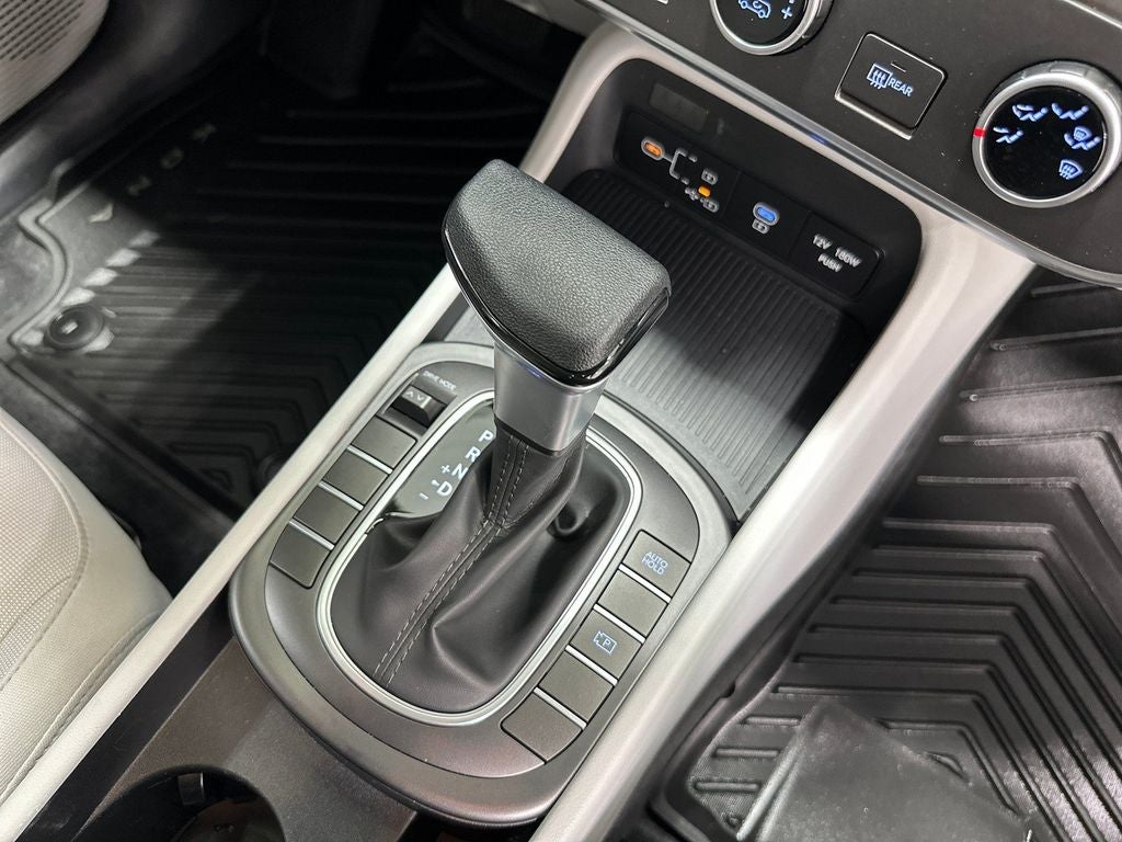 2025 Hyundai KONA SE
