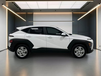 2025 Hyundai KONA SE