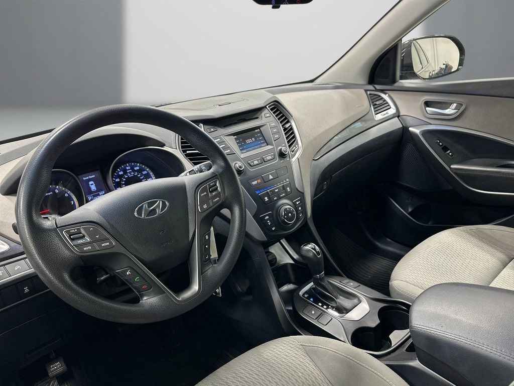 2016 Hyundai SANTA FE SE