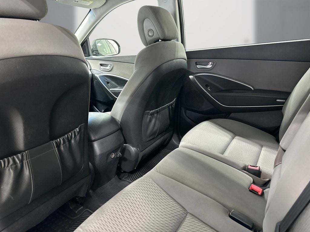 2016 Hyundai SANTA FE SE
