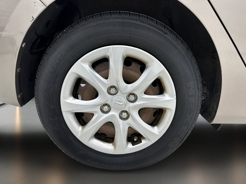 2013 Hyundai ACCENT GS