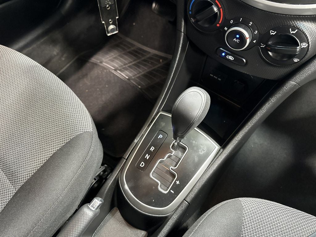 2013 Hyundai ACCENT GS