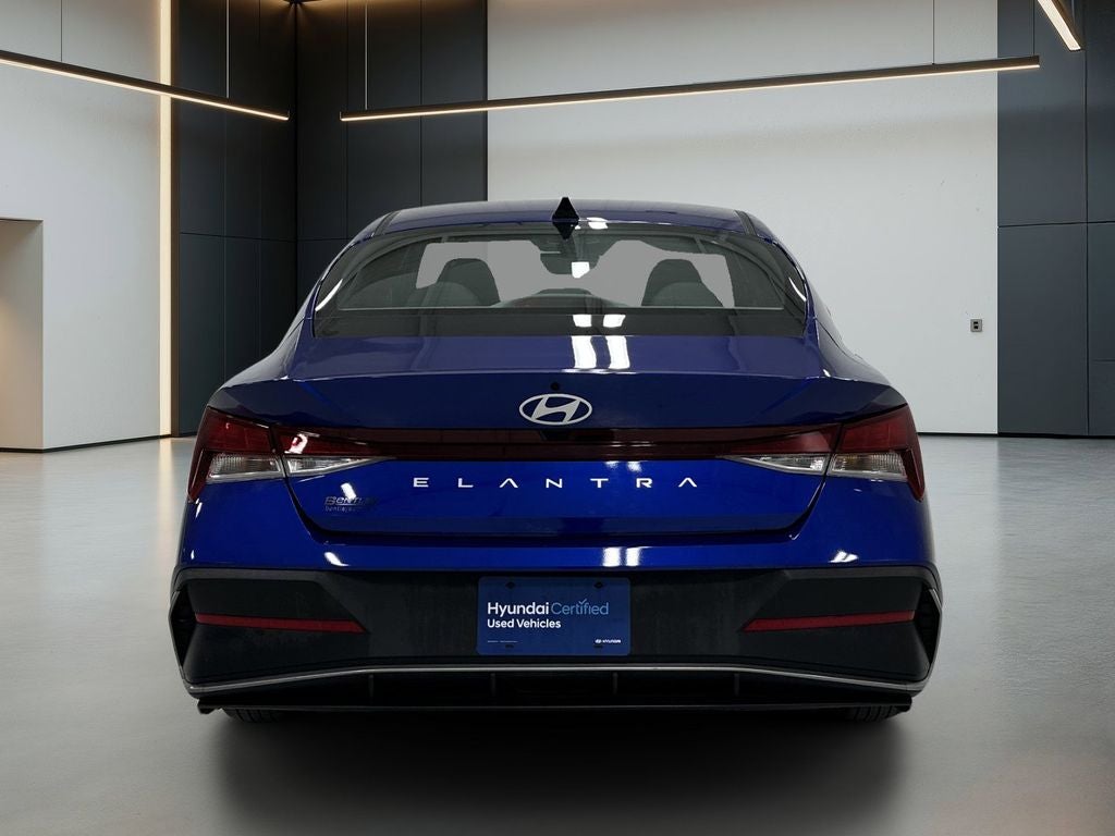 2025 Hyundai ELANTRA SE