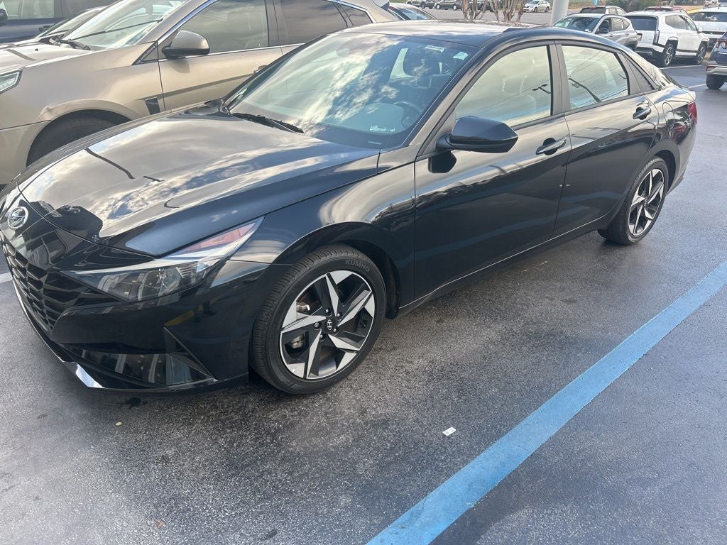 2023 Hyundai ELANTRA SEL