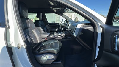 2017 Porsche Cayenne Platinum Edition