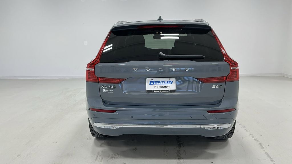 2023 Volvo XC60 B6 Ultimate Bright Theme