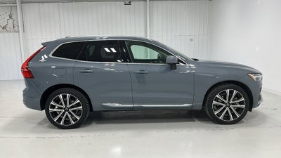 2023 Volvo XC60 B6 Ultimate Bright Theme