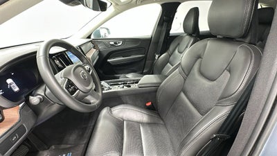 2023 Volvo XC60 B6 Ultimate Bright Theme